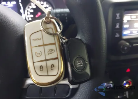 2018 Jeep Renegade Sport 4X4 из США, поврежденный, VIN ZACCJBAB0JPH99084